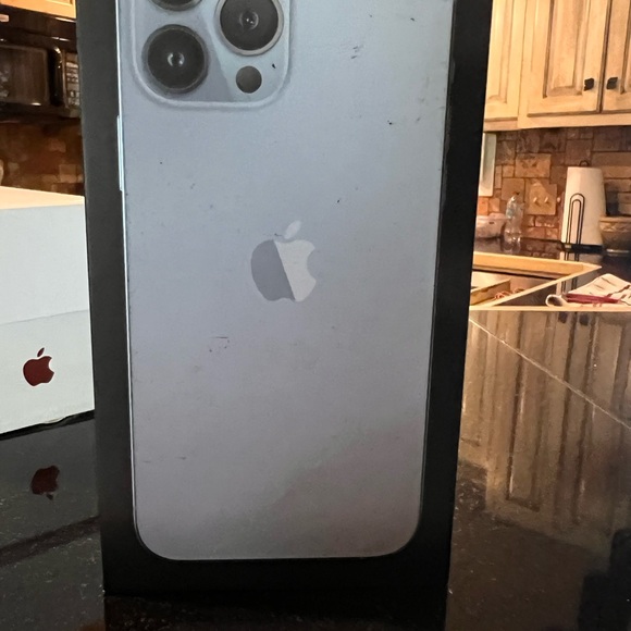 iPhone boxes - Picture 4 of 5